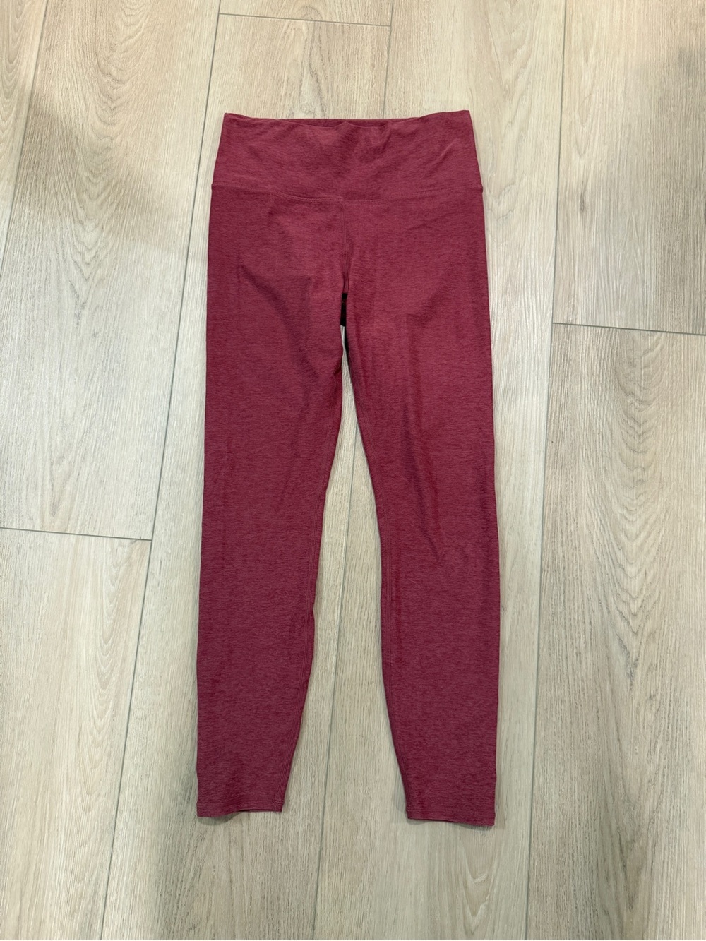 Vuori Clean Elevation High-Waist Leggings, Raspberry pink/red color, size small
